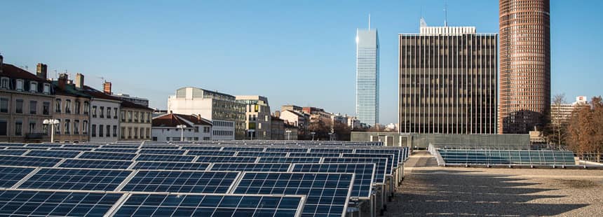 energie_panneaux-solaires-toit-metropole_tfournier-Grand-Lyon-Habitat